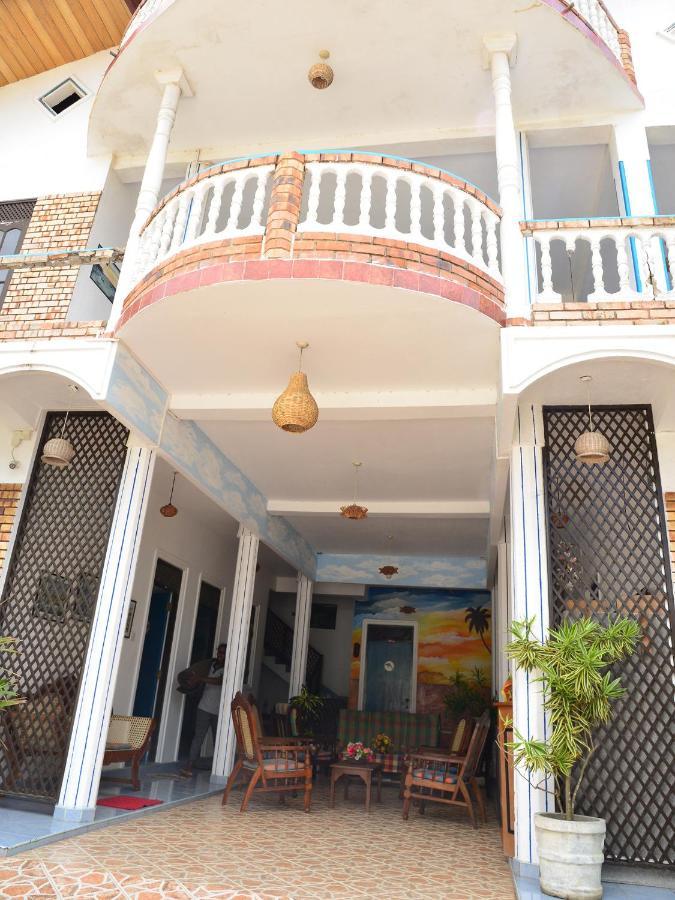 Hotel Happy Tuna Hikkaduwa Exterior foto