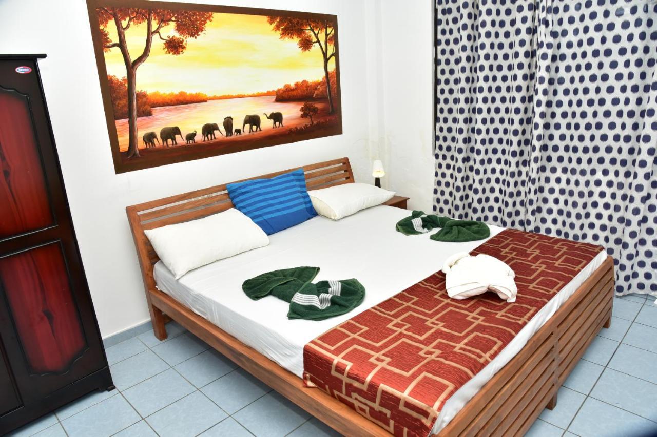 Hotel Happy Tuna Hikkaduwa Exterior foto