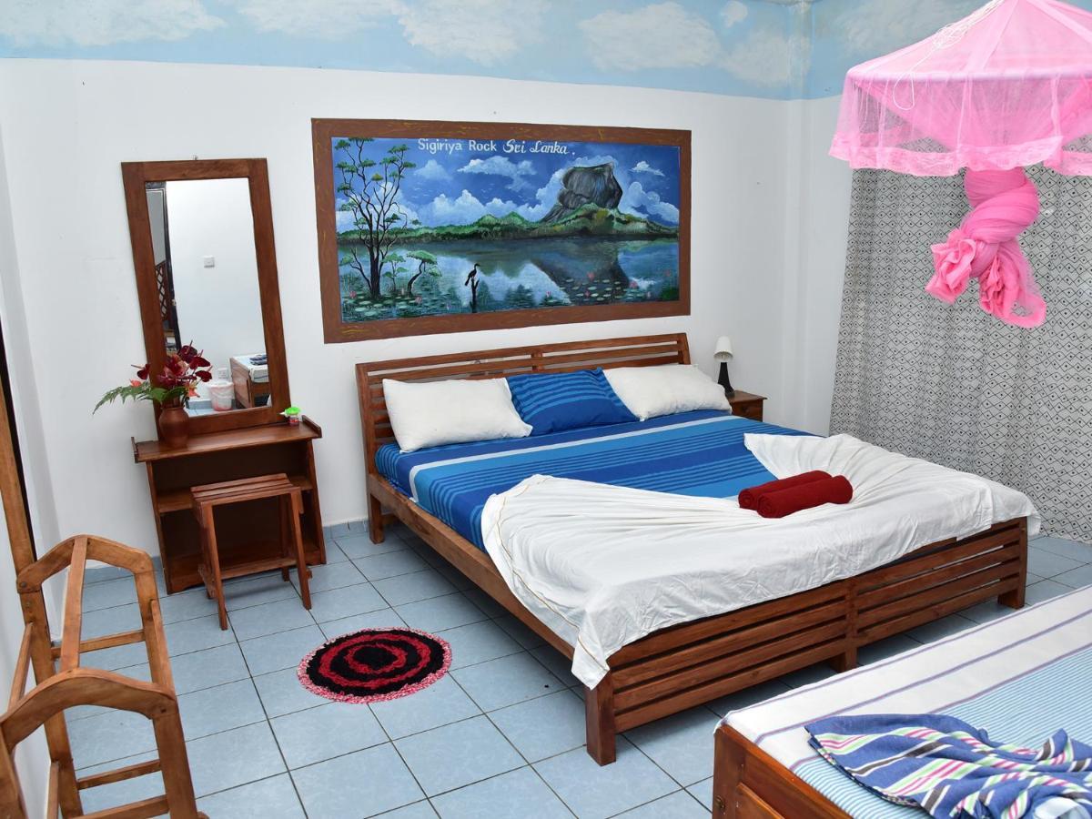Hotel Happy Tuna Hikkaduwa Exterior foto