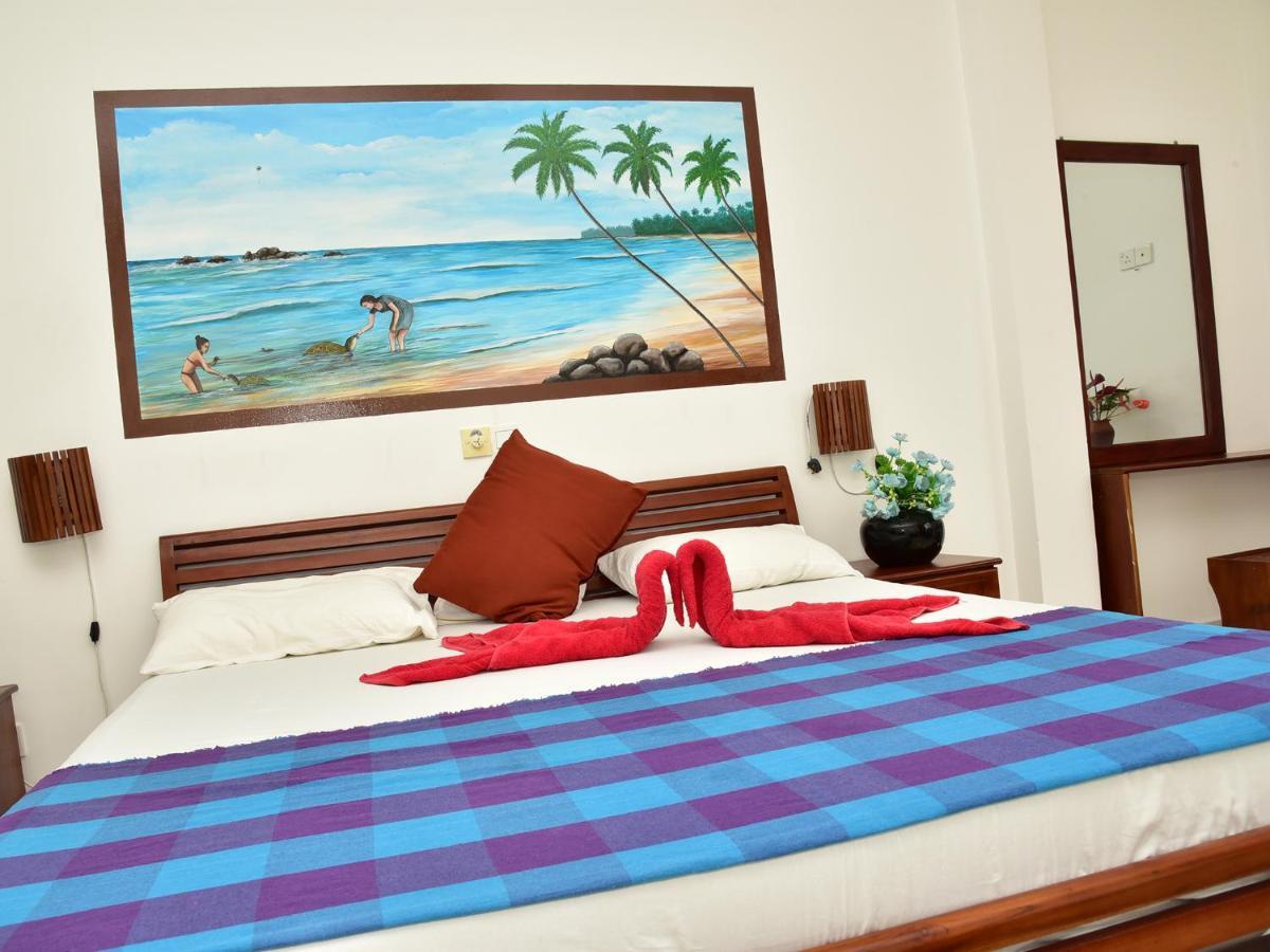 Hotel Happy Tuna Hikkaduwa Exterior foto